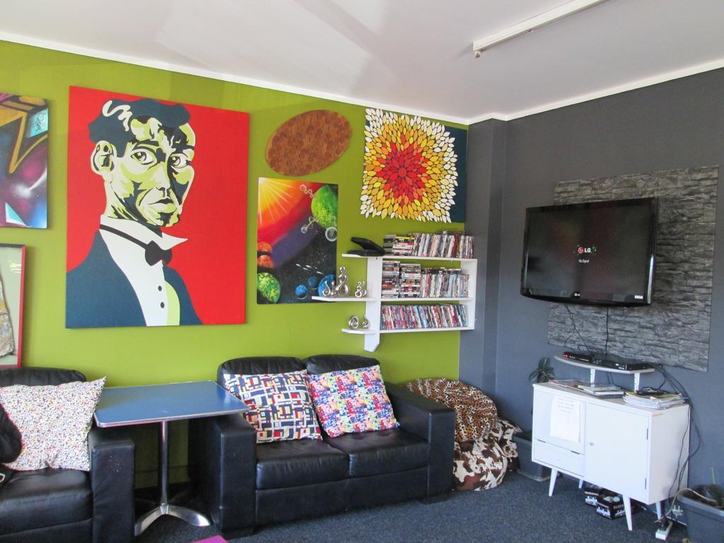 Crash Palace Backpackers Роторуа Екстериор снимка